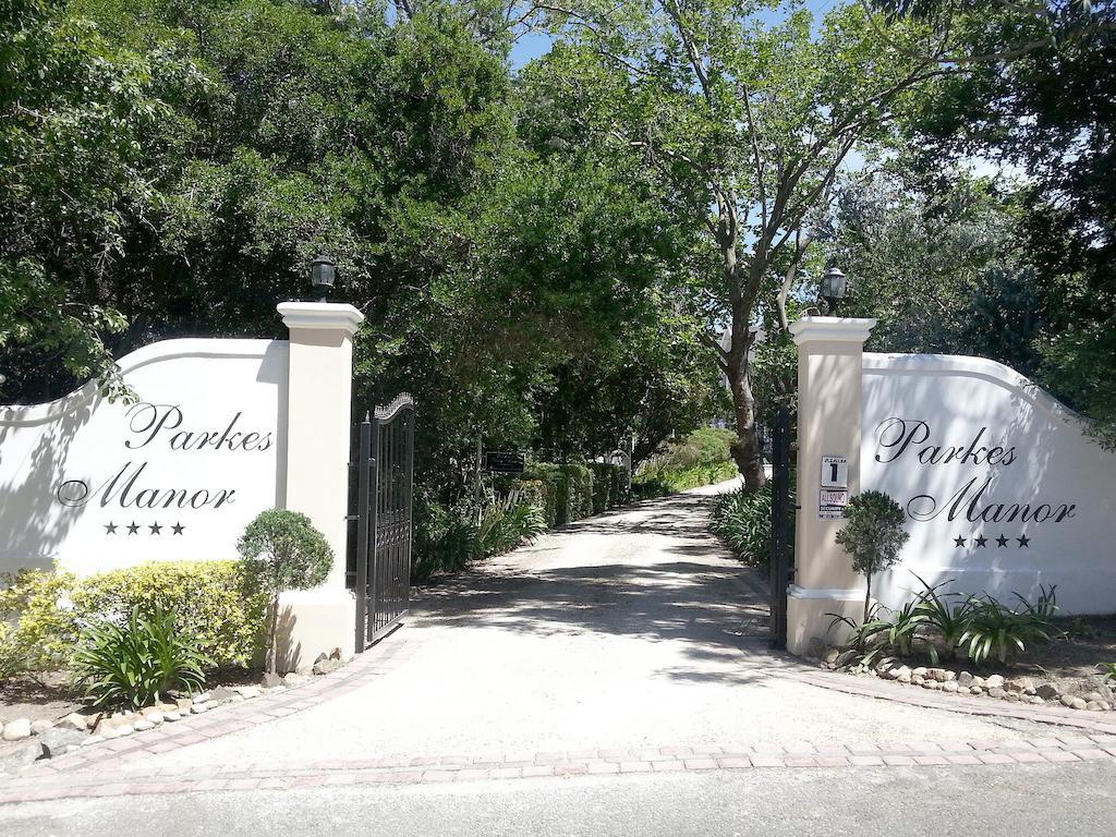 ホテル Parkes Manor クニスナ エクステリア 写真