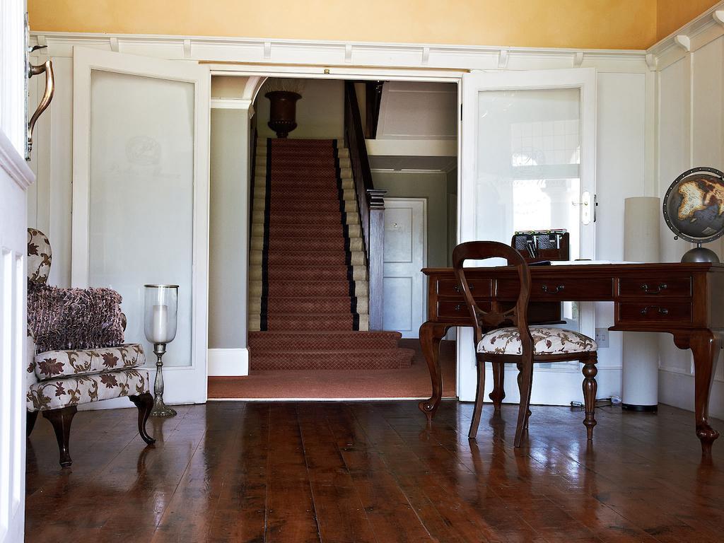 ホテル Parkes Manor クニスナ エクステリア 写真